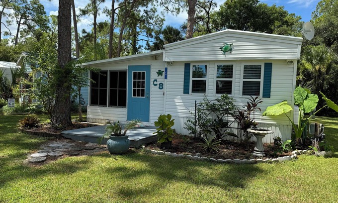 Venice House | Venice Bungalow - Come relax near the Myakka River & 15 Minutes from the Beach!