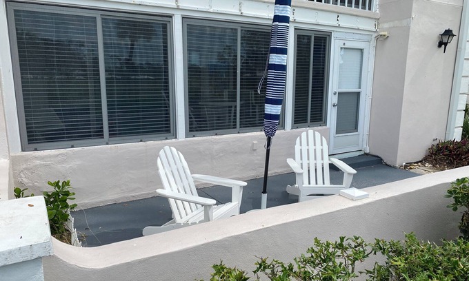 Plantation Condo | Venice Condo w/Full Country Club Membership