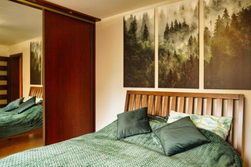 Powisle Apartment | Verdant Apartment