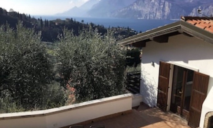 Malcesine Villa | Verdin House - House in the hills surrounded by greenery with breathtaking panoramic views