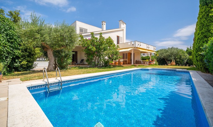 L'Escala Villa | Veronica: villa with private pool 5 min from Playa de las Barcas