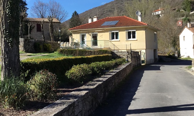 Verrieres House | Verrières, 10mn de Millau, au Porte des Gorges du Tarn, Maison 6 Pers