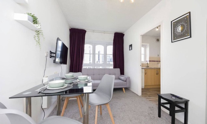 Island Gardens Apartment | Verv by the River (Isle of Dogs)