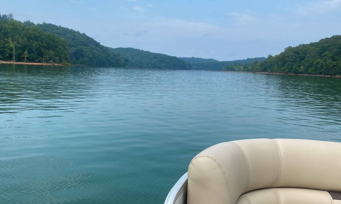 Speedwell House | Very beautiful mountain and lake scenery. Wild life all around