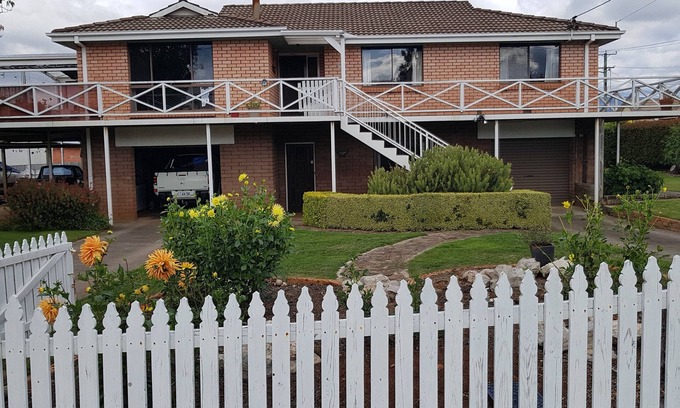 Scottsdale House | Very clean, quiet and spacious. free wifi, continental breakfast