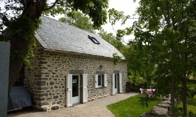Paulhac House | Very nice Gite 5 places at the foot of the Plomb du Cantal