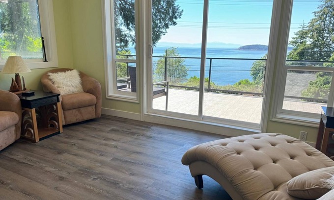 Selma Park House | Very Relaxing 3bdr 2bth Home with Gorgeous View