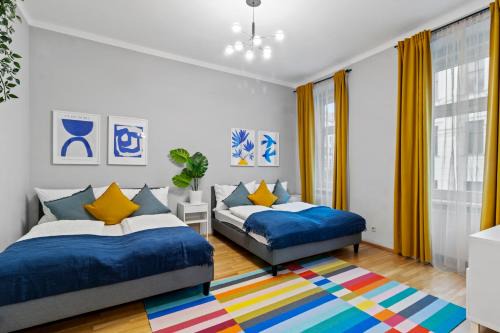 Ottakring Apartment | Very Spacious Apartment with a Wintergarden and Terrace, 1 Minute to Tram Station