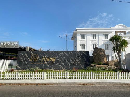 Tuy Phong Hotel | Việt Hương Hotel