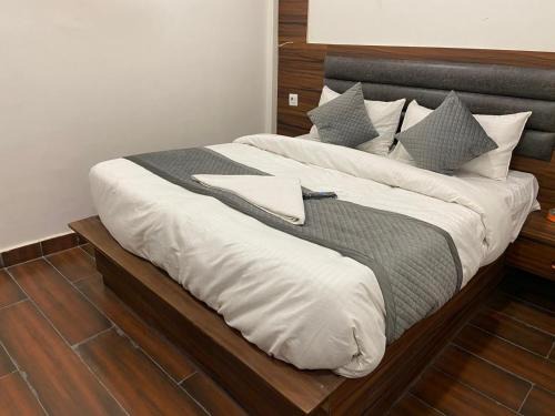 Faridabad House | Via Nexus Select