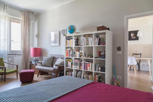 Scandicci Apartment | Via Pai Home Accogliente bilocale a due passi da Firenze Wi-Fi veloce & parcheggio gratuito