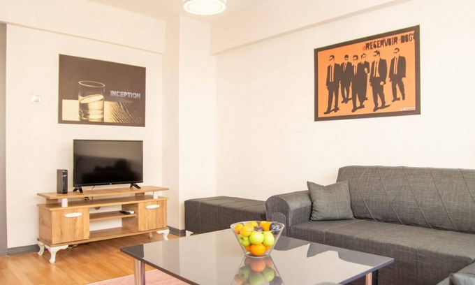 Old Town Apartment | Vibrant and Central Flat near Kordon in Alsancak