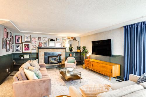 Central Tacoma House | Vibrant Tacoma Retreat, Near Point Defiance Park!