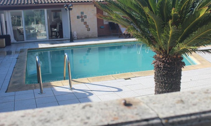 Aubais Villa | VICHELDA Cottage In The Sun