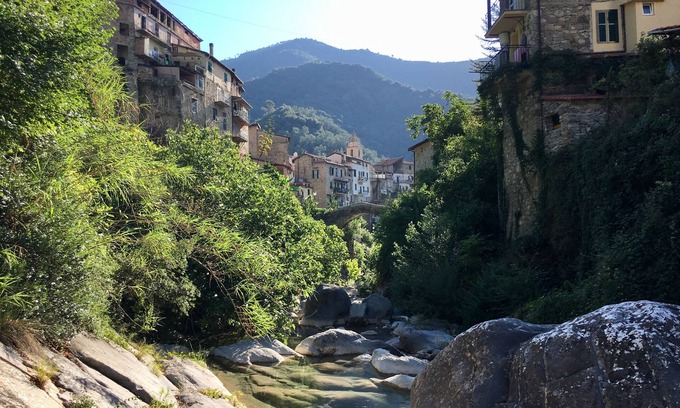 Rocchetta Nervina Apartment | Vicino al cielo- Near the sky, light-filled oasis of calm for relaxed days
