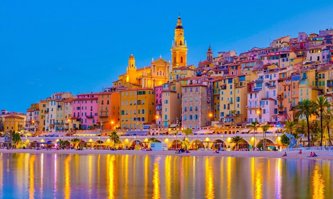 Old Town Apartment | Victoria Bergamote Attic, Menton, France