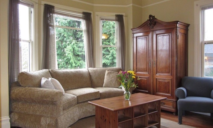 Minor House | Victorian Cottage 2 Miles to Downtown Seattle