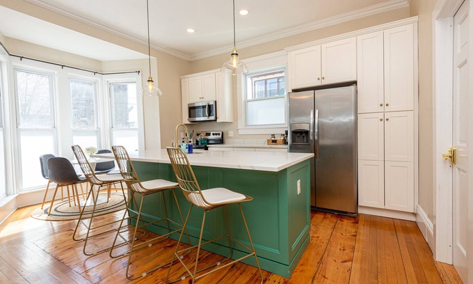Lynn Apartment | Victorian Diamond 1st floor Unit near Atlantic coast, Boston, & Salem