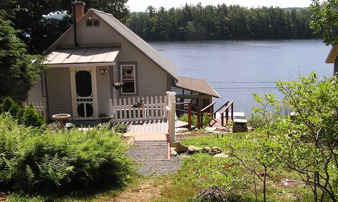 Spofford Cottage | Victorian Lakefront Cottage With Spectacular Sunrise View Of Water