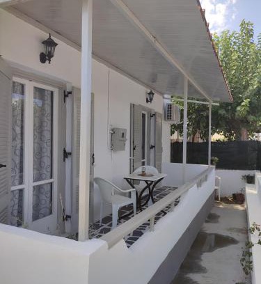 Scala Apartment | Victory's house, 3min walk to Skala's sandy beach