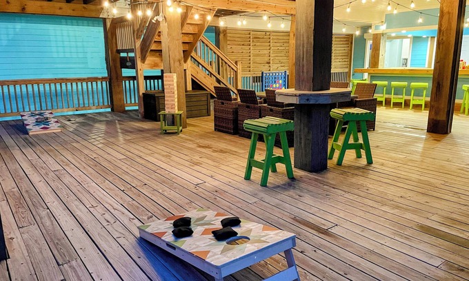 Port Bolivar House | Views from 2 decks - 1000ft to the sand - HUGE deck with bar, views and games