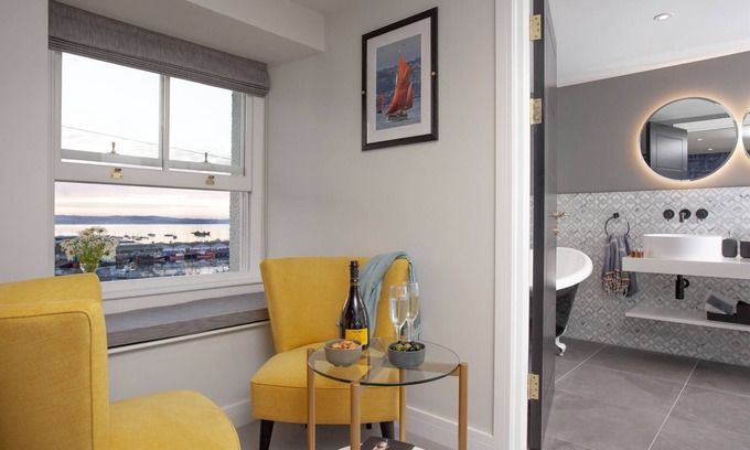 Brixham Hotel | Vigilance Suite - Free Wi-Fi - Sea View