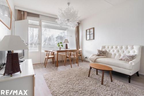 Espoo Apartment | Viherkallio two room apartment with kitchen and balkony