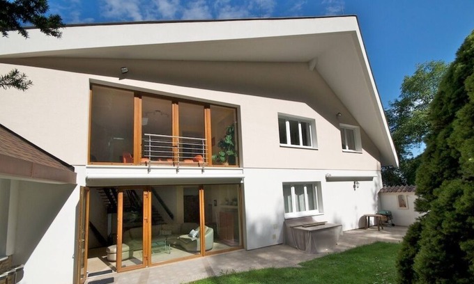 Prague 5 Villa | Vila Prag - vila kde žil a tvořil Jaroslav Dietl