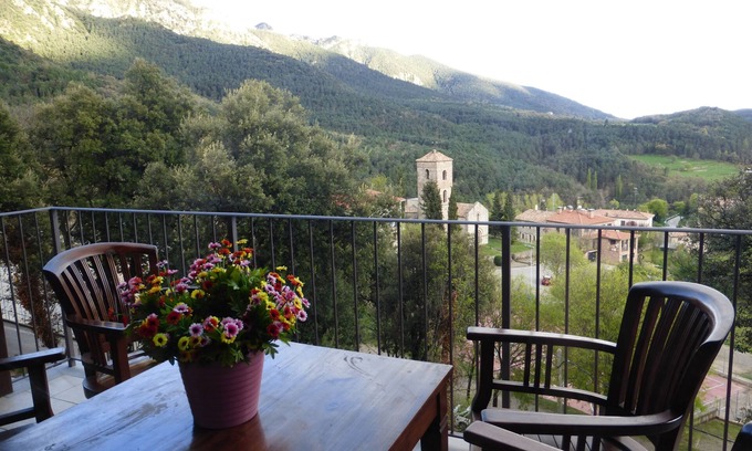 La Nou House | Viladomatrural. La Balconada, stunning views from historic building