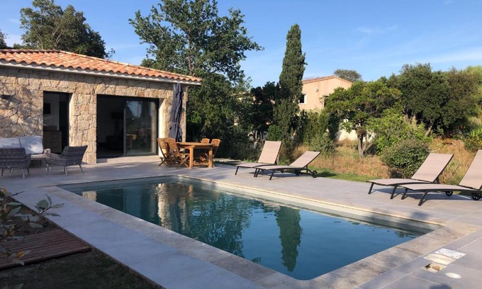 Sainte-Lucie-de-Porto-Vecchio Villa | Villa Ucellu sur 600 m2 avec accès mer privilégié et piscine privée chauffée