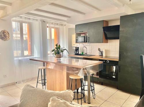Ruelle-sur-Touvre Villa | Villa 2 chambres Netflix - Wifi - Parking - Terasse