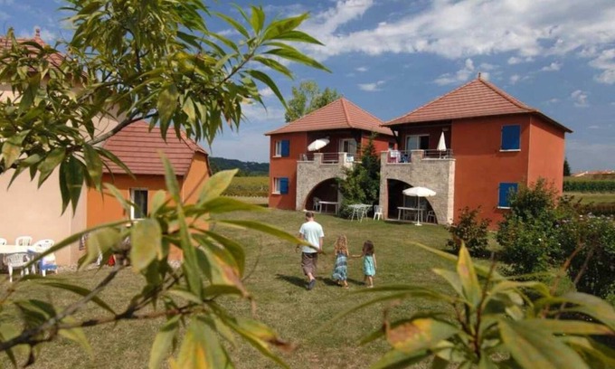 Prayssac Villa | Villa 3 étoiles - Piscine - eeidhb