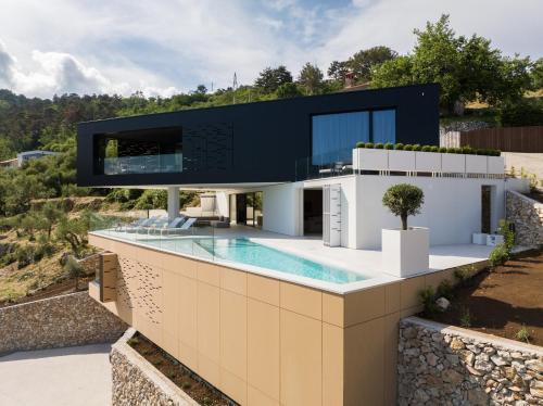 Mosenice Villa | Villa 3,0 near Opatija for 8 people with indoor and outdoor pool & wellness