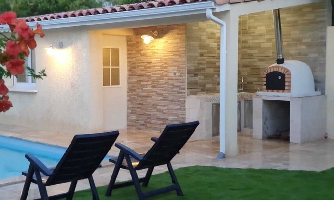 Montarnaud Cabin | Villa 8 persons all comfort private swimming pool 7x4