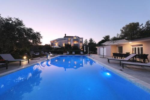 Sikovo Villa | Villa Adrian