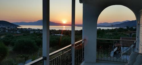 Salamis Villa | Villa Aelia Luxury Maisonette