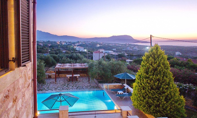 Kokkinon Khorion Villa | Villa Afrati