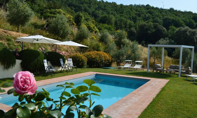 Gaiole in Chianti Villa | Villa 'Agriturismo Podere Terrena' with Mountain View, Private Pool and Wi-Fi