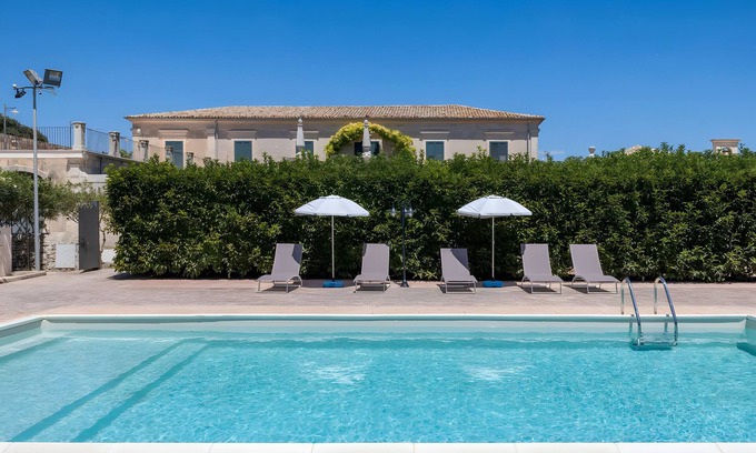Modica Apartment | Villa Aguglie - Suite Rosa