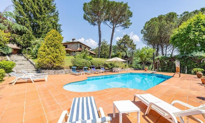 Camaiore Villa | Villa ai Boschetti by Mmega