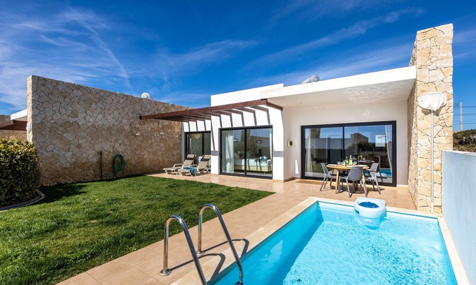 Sagres House | Villa Air Jibe with private pool and garden in Sagres