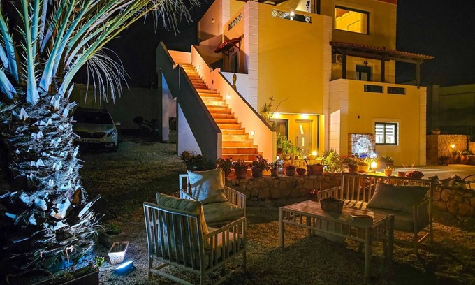 Sternes Villa | Villa Aitheras with sea views and garden