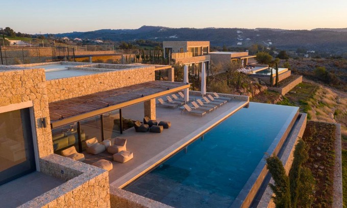 Kilada Villa | Villa Alchaca - New Magnificent Villa with Infinity Pool & Tennis