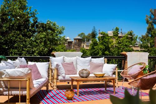Sur Villa | Villa Alfonso, Restored Palace House with gardens and Monuments Views