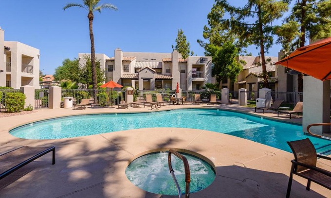 North Scottsdale Apartment | Villa Allison condo