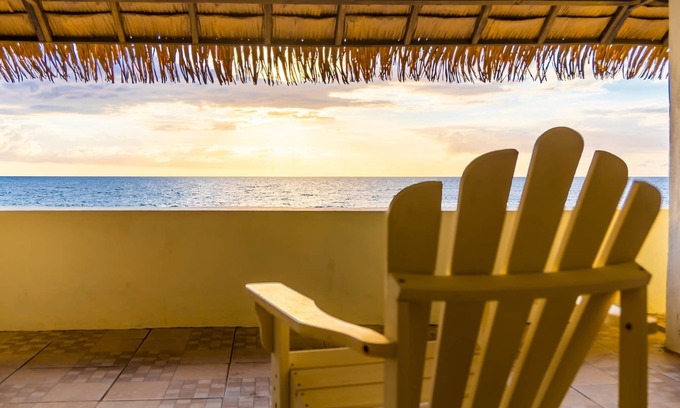 Stella Villa | Villa Almarys - Oceanfront - 6 guests - pet friendly - at Stella, Rincón