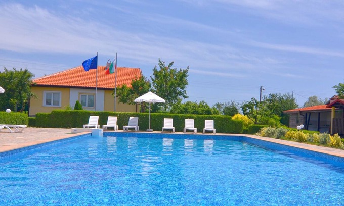 Bryastovets House | Villa Amber with Pool - Sunny Beach Area