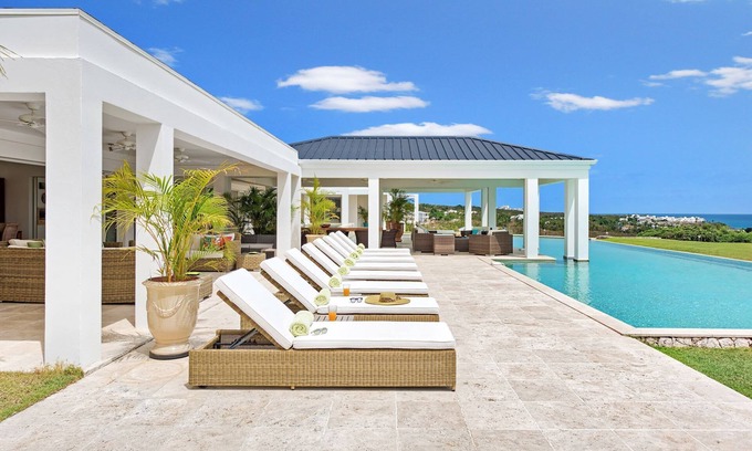Plum Bay Villa | Villa Ambiance Summar