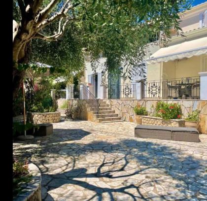 Lakones House | Villa Ampelaki 2