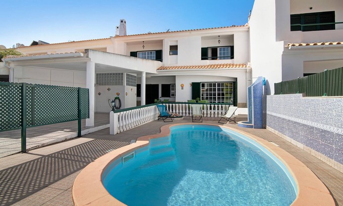 Urbanizacao dos Calicos Villa | Villa "Ana e Nuno" with Pool, Terrace & Wi-Fi